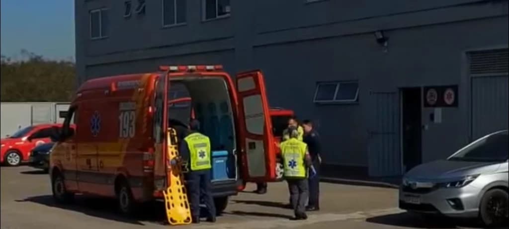 Menina de 4 anos é atropelada na garagem de casa em SC
