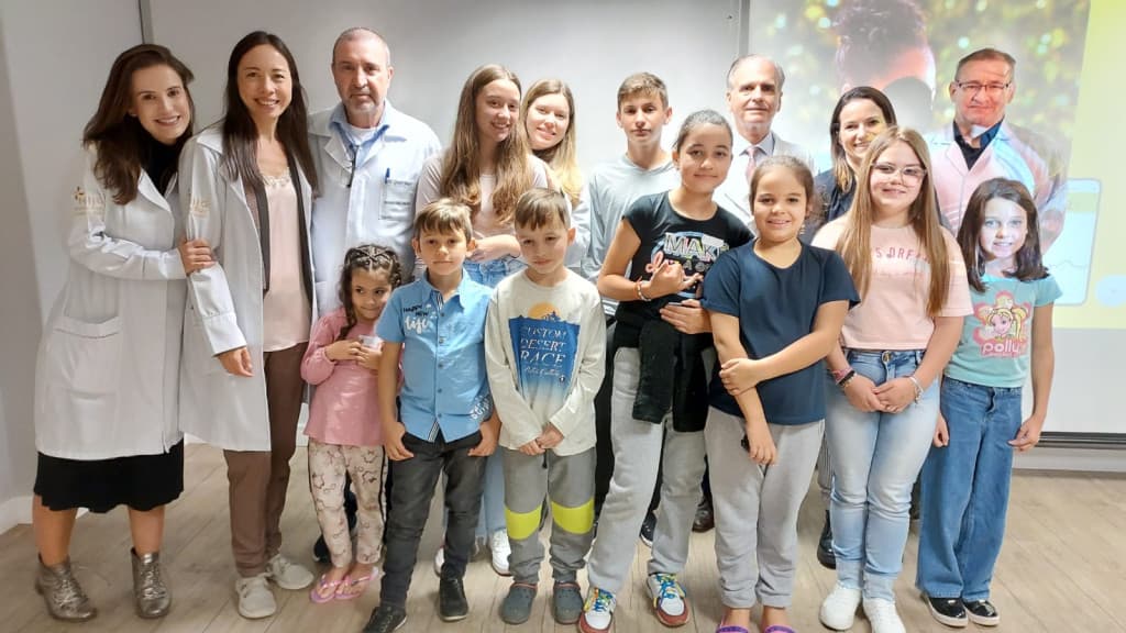 SEM DOR: Novo método de monitoramento de glicose dispensa picada no dedo no Hospital Infantil de Florianópolis