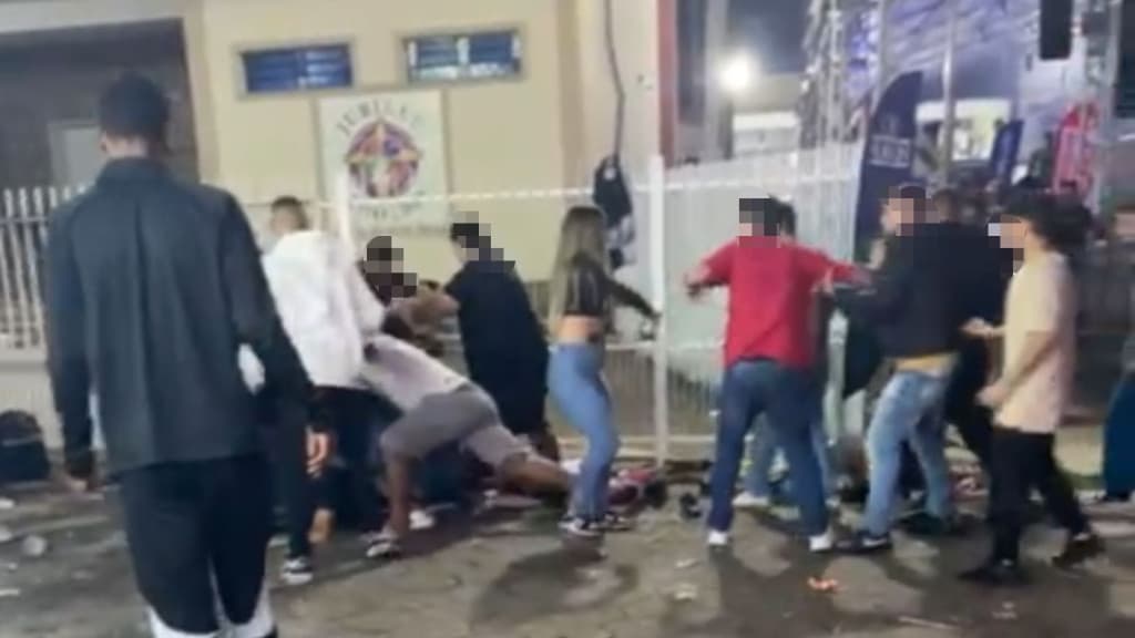 Tradição da Festa do Divino é ofuscada por pancadarias, em Tijucas