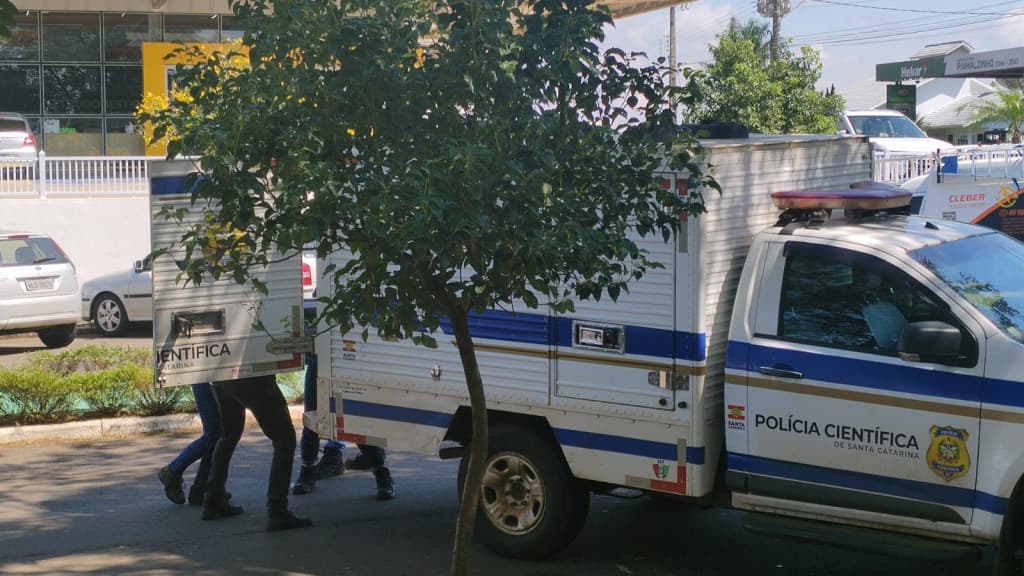 Idosa é encontrada morta na própria loja com marcas de violência em SC
