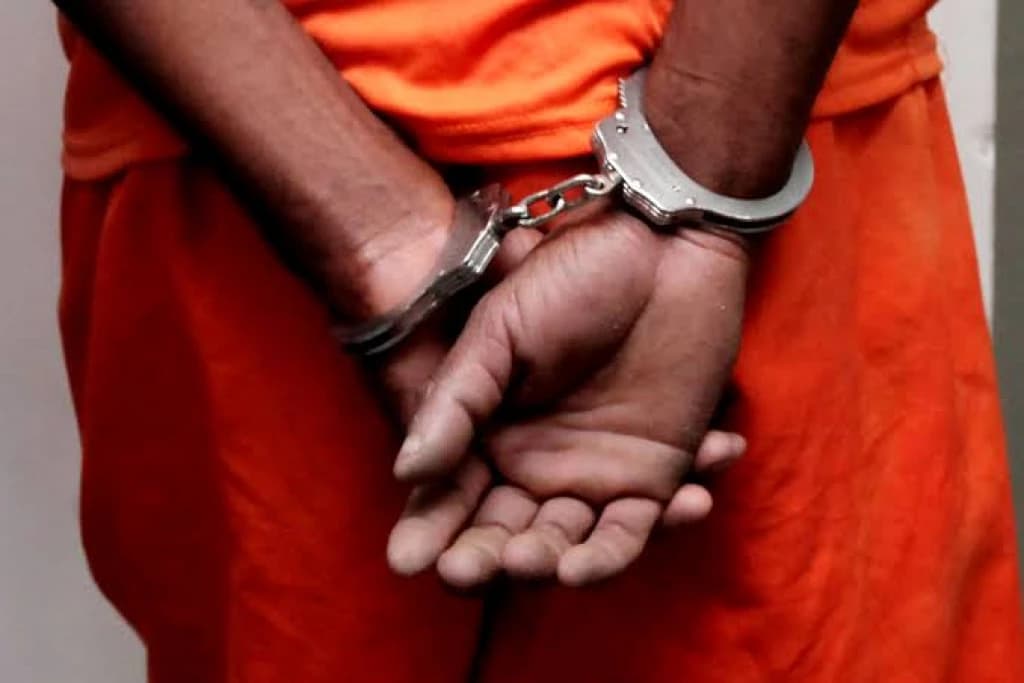Pai é condenado a 90 anos de prisão em SC após abusar de filho por oito anos