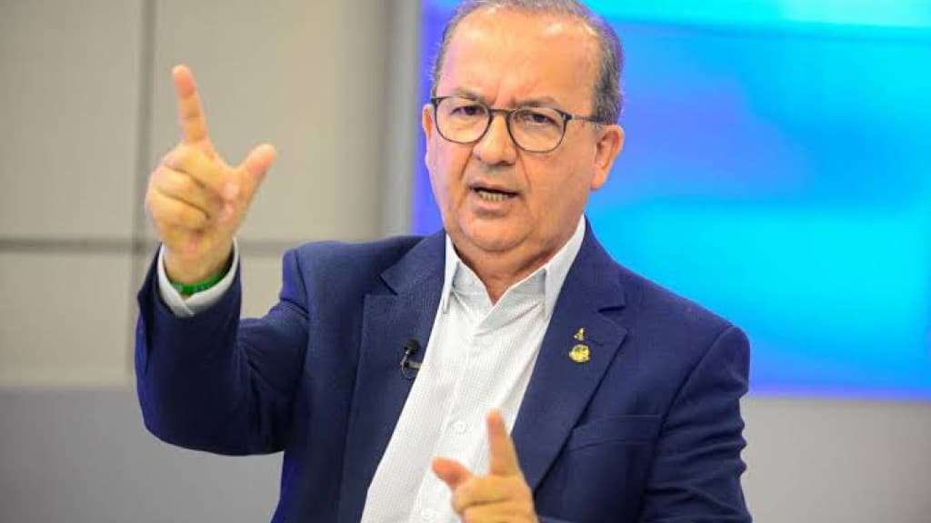 Justiça de SC nega mais uma vez pedido de Jorginho para nomear seu filho