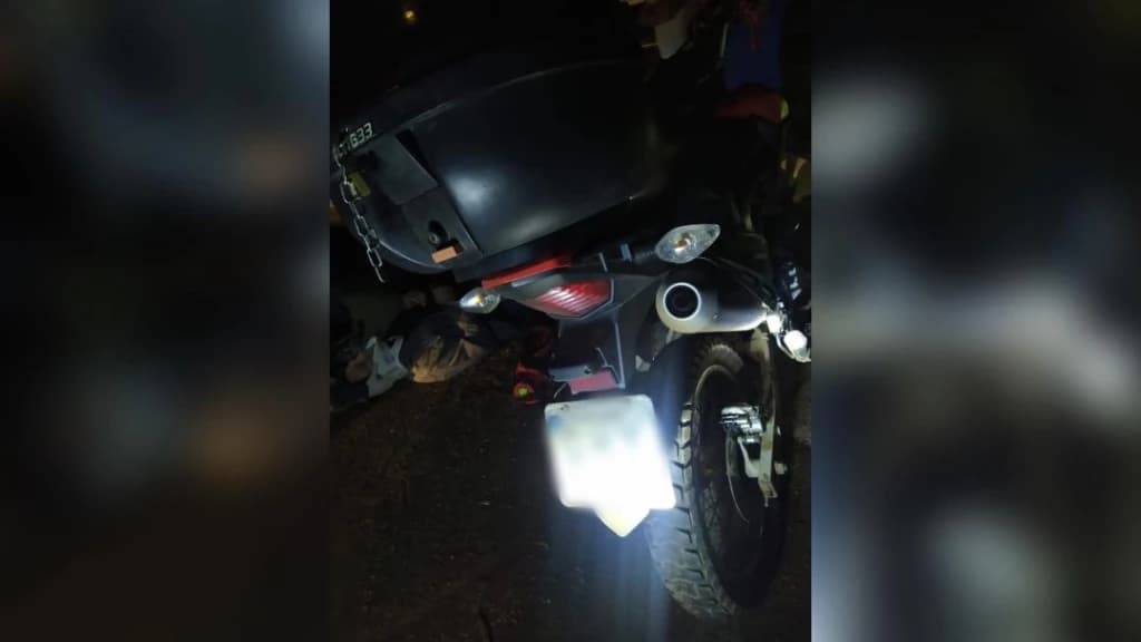 Idoso motoqueiro fica ferido após queda na SC-157