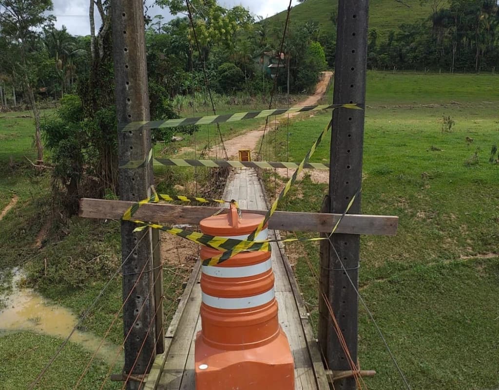 Pontes pênseis de São João Batista são interditadas por oferecer risco a população