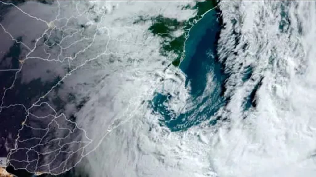 Ciclone pós-chuvas pode trazer rajadas de 140km/h em Santa Catarina