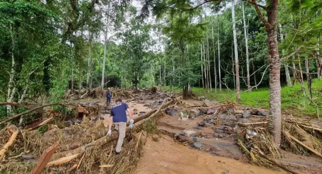 Bebê de um ano é a terceira vítima confirmada após deslizamento em Rodeio