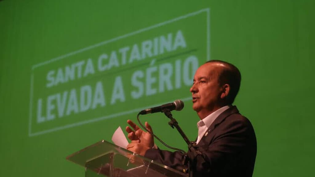 Com obras paradas há seis meses em SC, governador comemora: “caminho certo”
