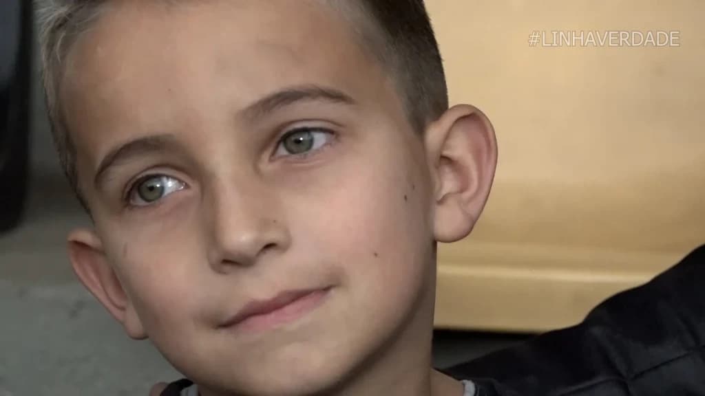 Menino de 8 anos pode perder a visão se não receber tratamento