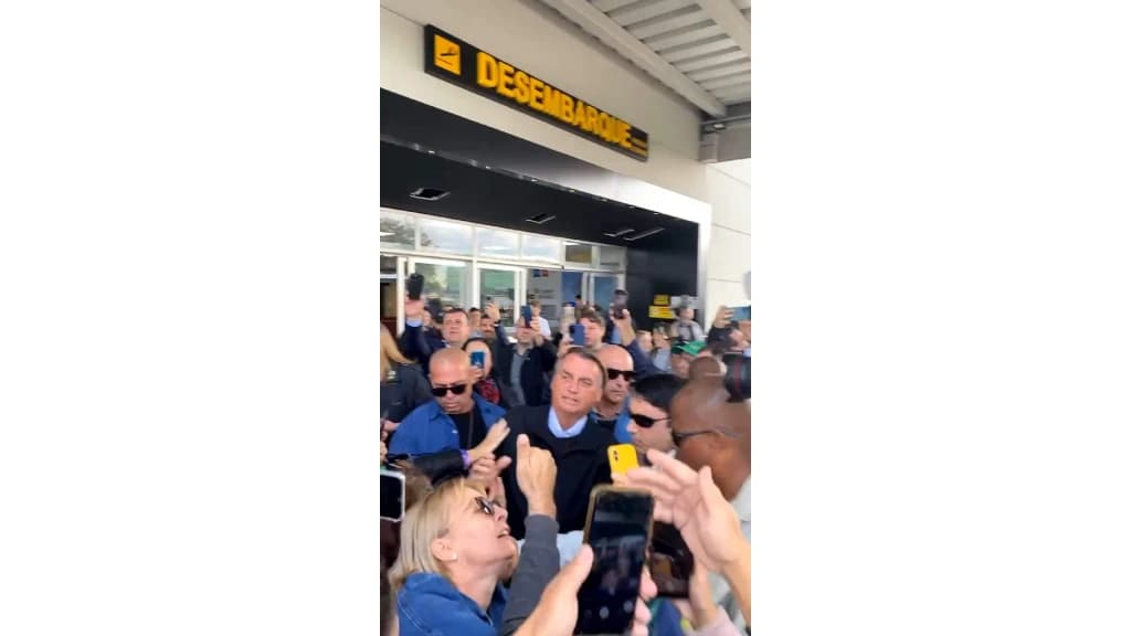 Bolsonaro chega em Santa Catarina para evento religioso