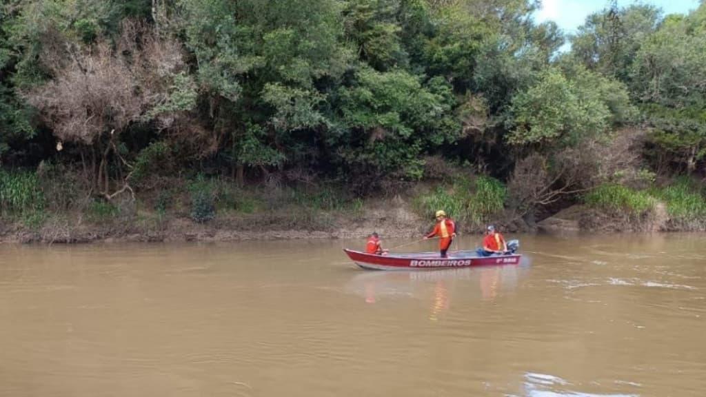 Adolescente desaparecido em rio é encontrado morto