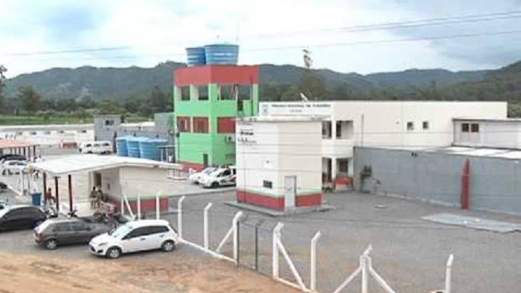 Superlotação leva à interdição parcial do Presídio de Tubarão