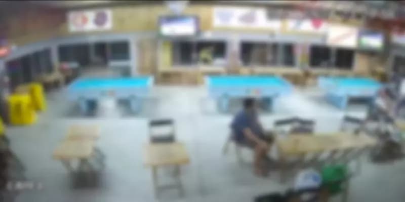 “Tiro parou na coluna”: Cliente leva tiro na nuca durante assalto dentro de bar