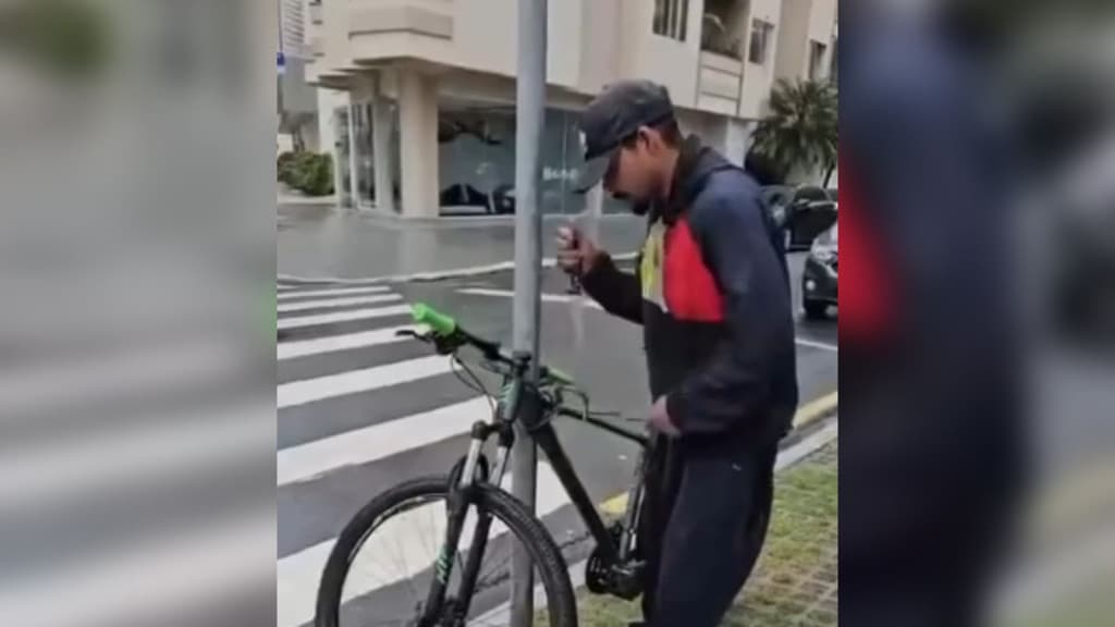 Criminoso com passagem por estupro é flagrado furtando bike em Balneário Camboriú