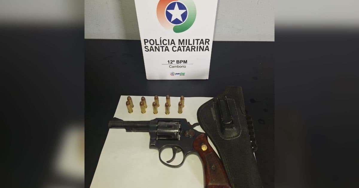 Homem é preso com revólver e munições em estabelecimento de Camboriú