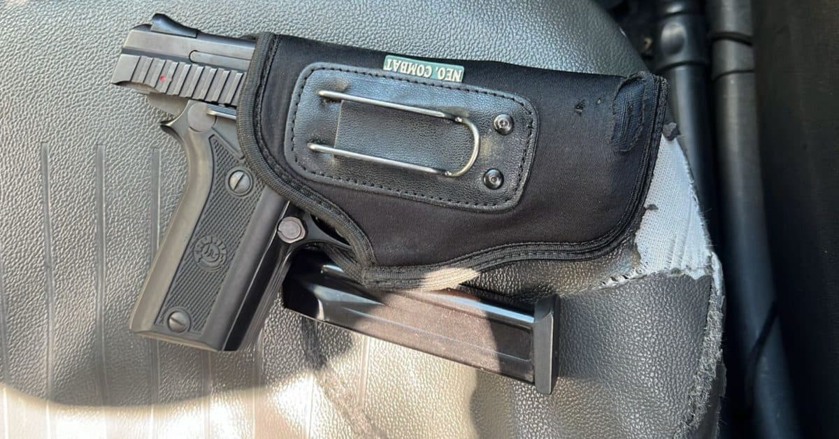 Polícia intercepta veículo e encontra arma pronta para uso em Balneário Camboriú
