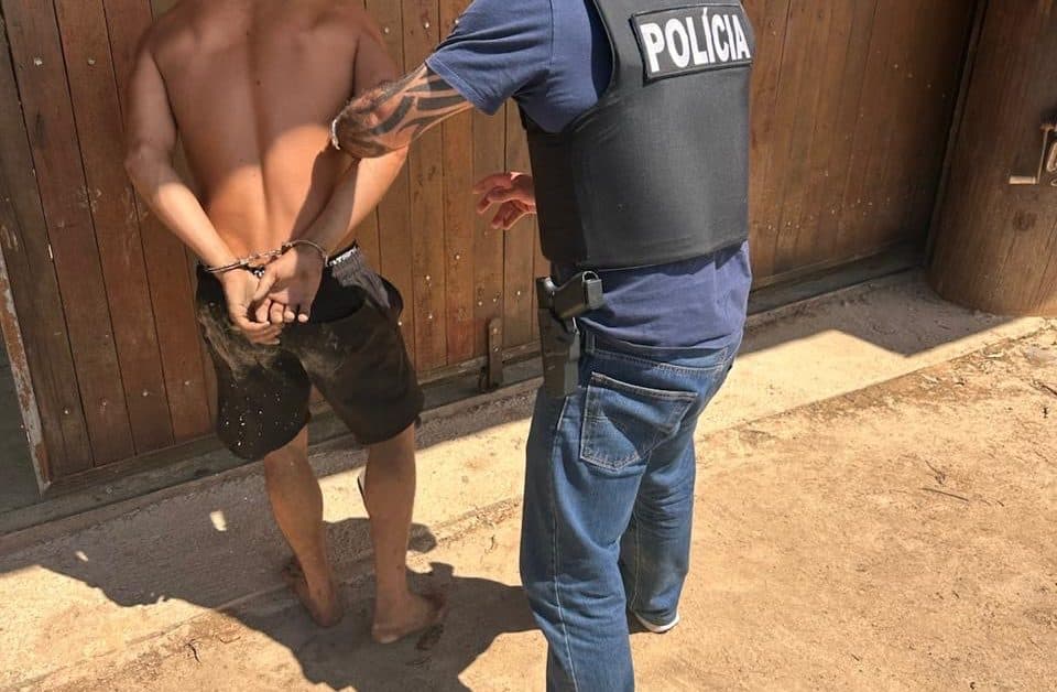 “Sob efeito de drogas e álcool”: homem é preso acusado de estupro em Tijucas
