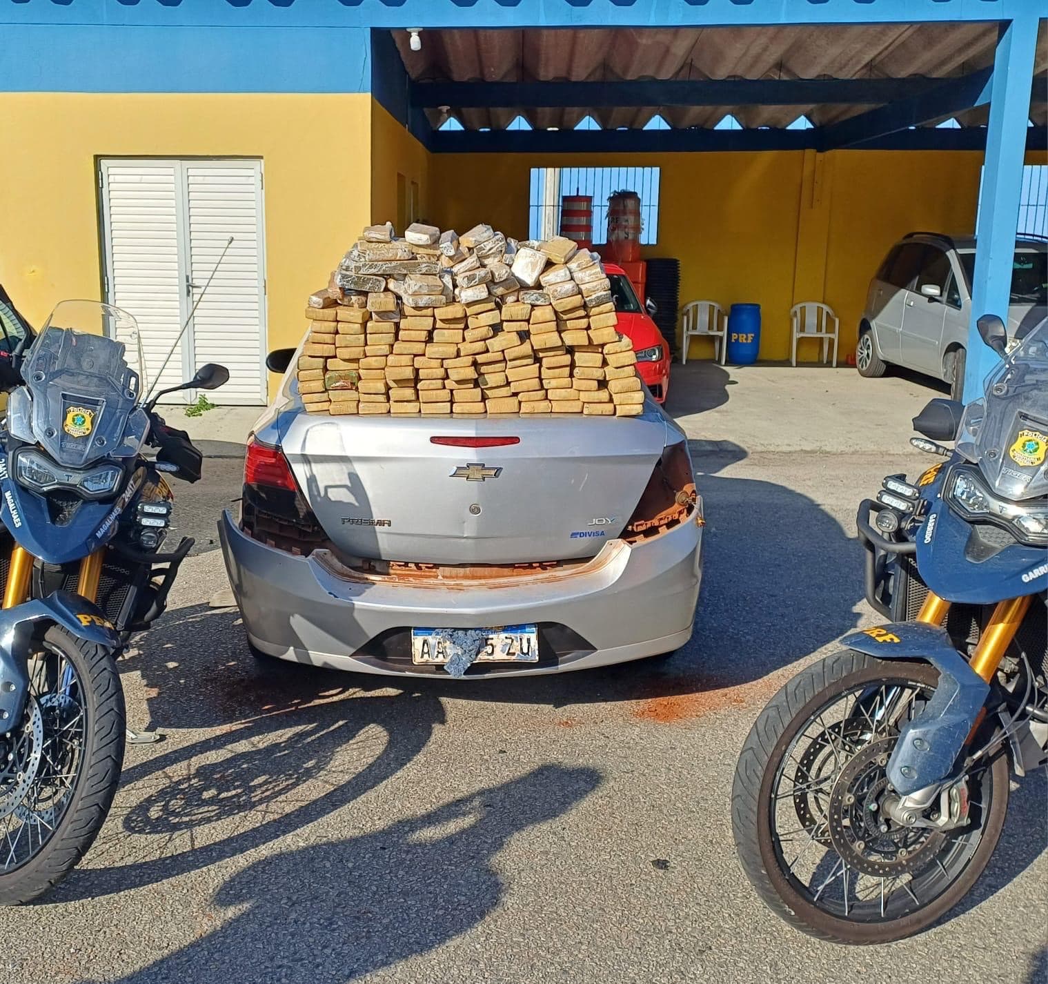 Coelho do tráfico? PRF apreende mais de 300 kg de maconha em plena Semana Santa