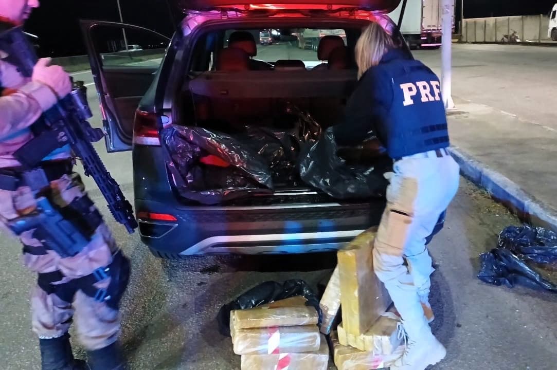 Mulheres são flagradas com 93 kg de maconha em SUV na BR-101