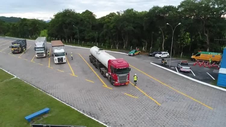 Excesso de peso na BR-101 em Garuva e Itapema entra na mira do MPF