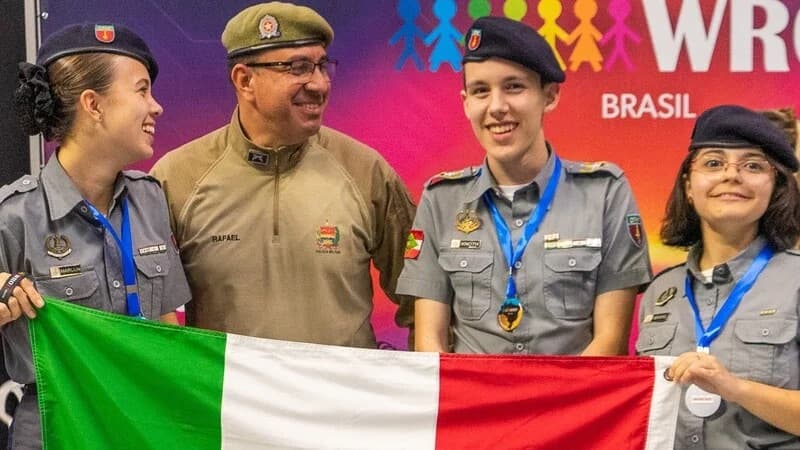 Equipe de robótica do Colégio Militar de SC representará o Brasil no Panamá