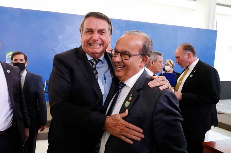 Lideranças de SC reagem após prisão de Bolsonaro: “não roubou um pila da população”, diz Jorginho