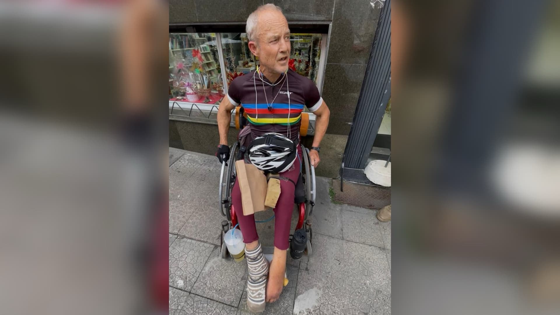 Cadeirante passa a mão em mulher em Florianópolis e debocha da PMSC: “lei do Brasil é uma merda”