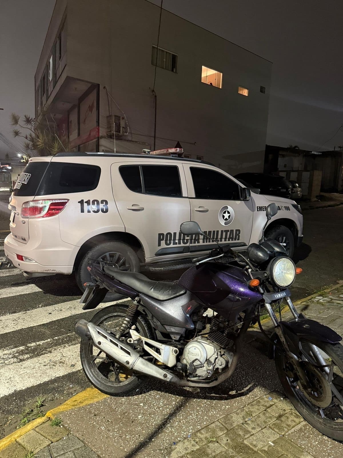 Desmanche, placas adulteradas e motos furtadas: PM detém grupo em BC