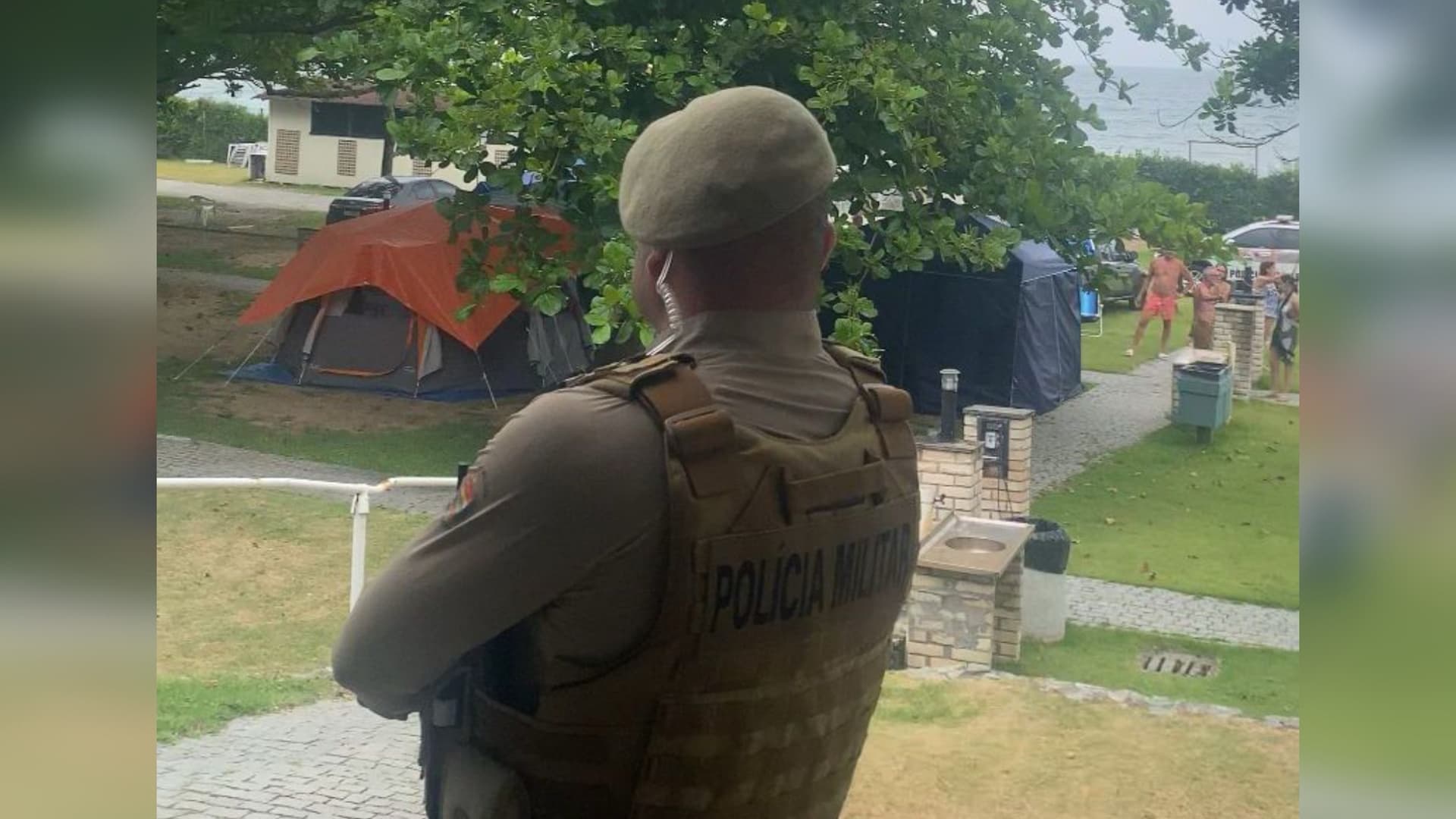 Homem é detido após ser flagrado nu na Praia do Pinho, em Balneário Camboriú