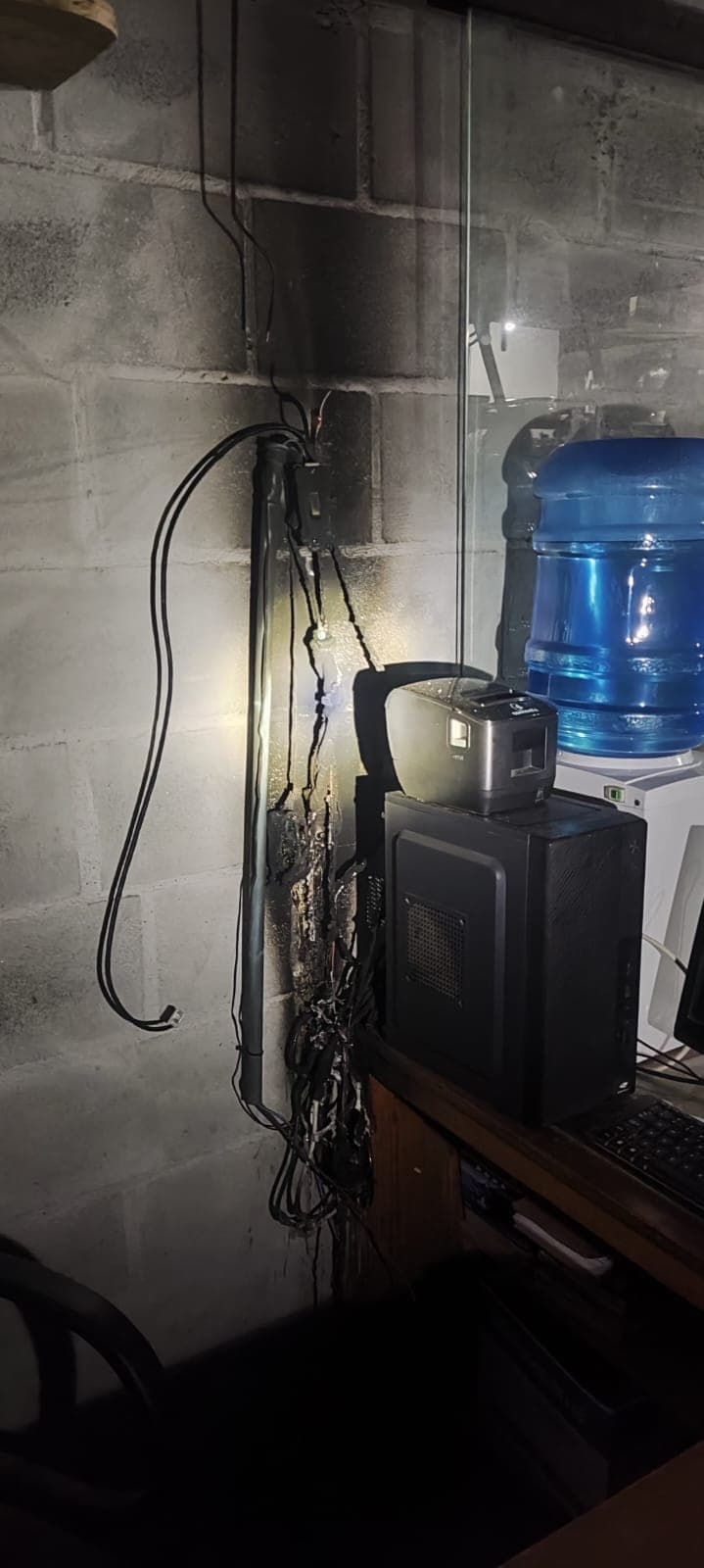 Princípio de incêndio em comércio assusta moradores durante a madrugada em SC