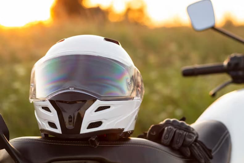 Capacete com QR Code? Entenda a nova exigência que começa em julho no Brasil