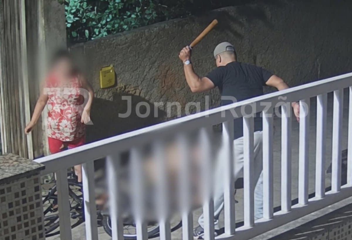 VÍDEO: Mãe implora, mas criminoso não perdoa e mata filho dela à pauladas em Florianópolis