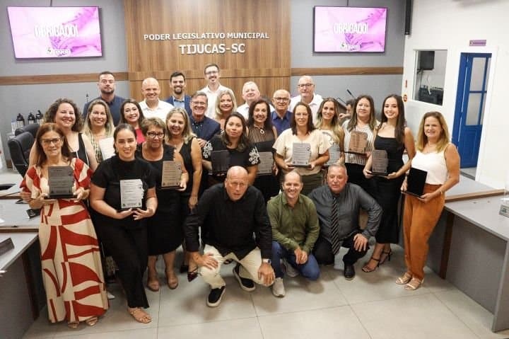 Câmara de Tijucas homenageia 13 mulheres de destaque em sessão solene inédita