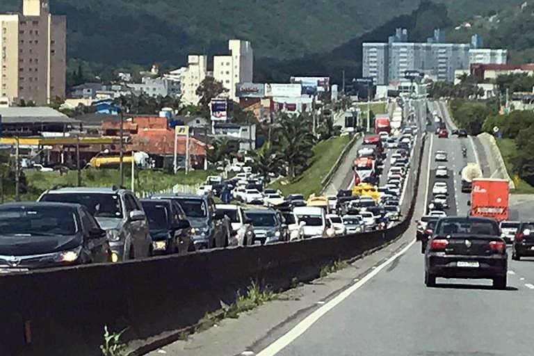 Justiça condena ANTT pelo caos da BR-101 em SC, mas o valor do castigo transforma a sentença em piada