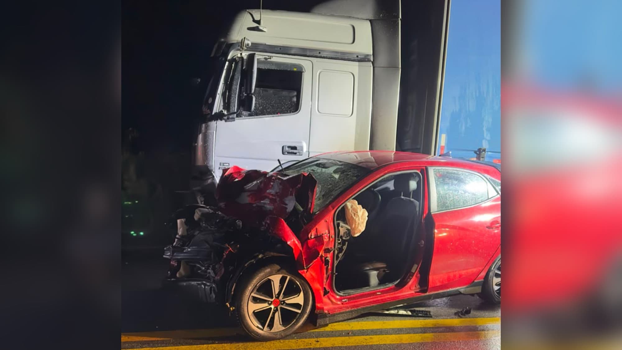 Motorista morre preso às ferragens após colisão frontal com caminhão na BR-282