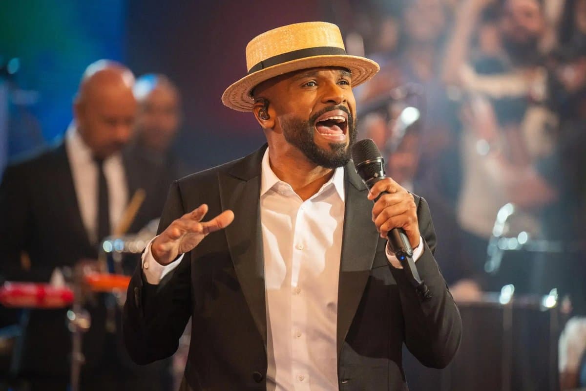 Show de Alexandre Pires é uma das atrações dos 62 anos de Balneário Camboriú