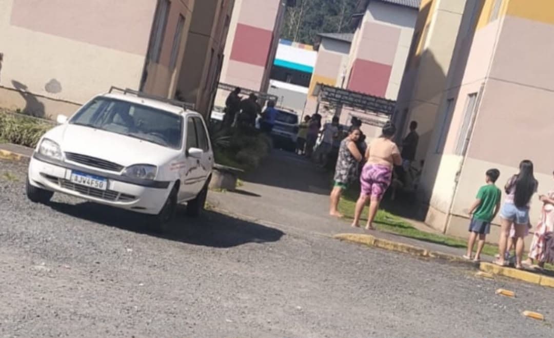 Vizinhos não aguentavam mais o cheiro, síndica arrombou a porta e o pior se confirmou em Joinville