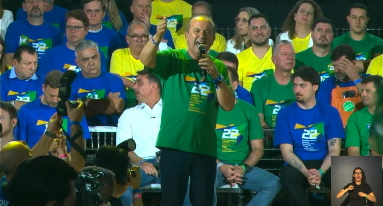 “Fizemos em três anos e meio o que não fizeram em trinta”, diz Jorginho Mello ao lançar reeleição em SC