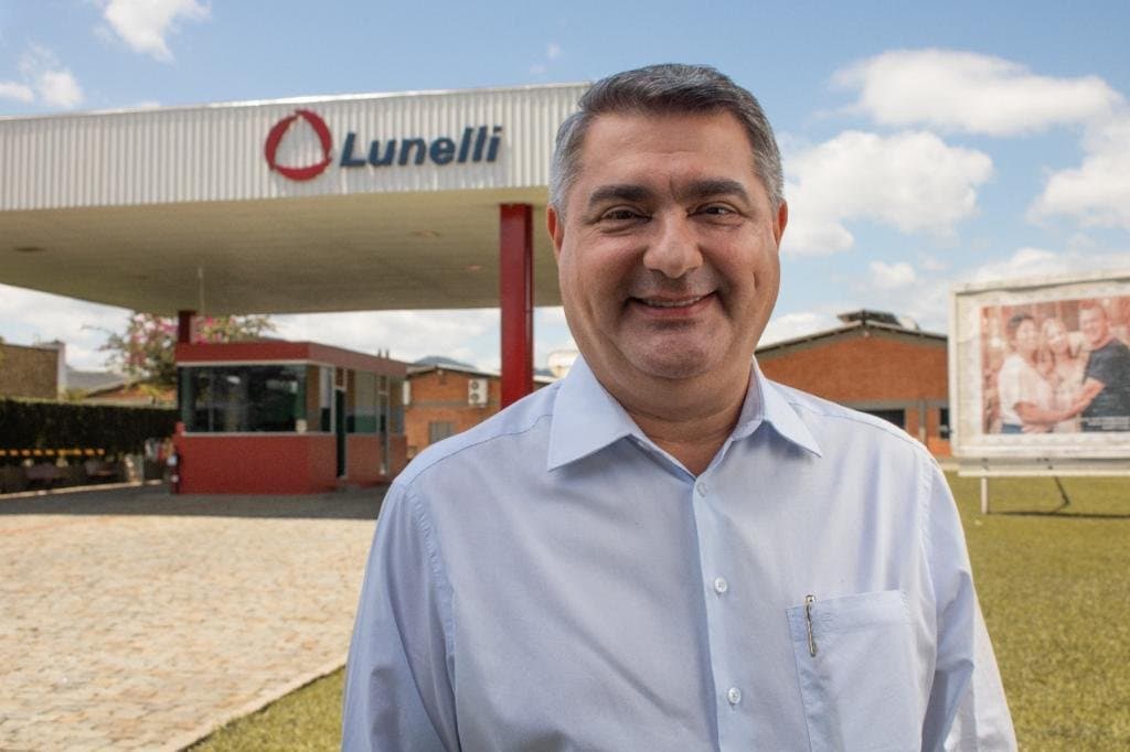 Patrimônio de R$ 613 milhões: candidato ao Senado por SC começou empresa em uma garagem