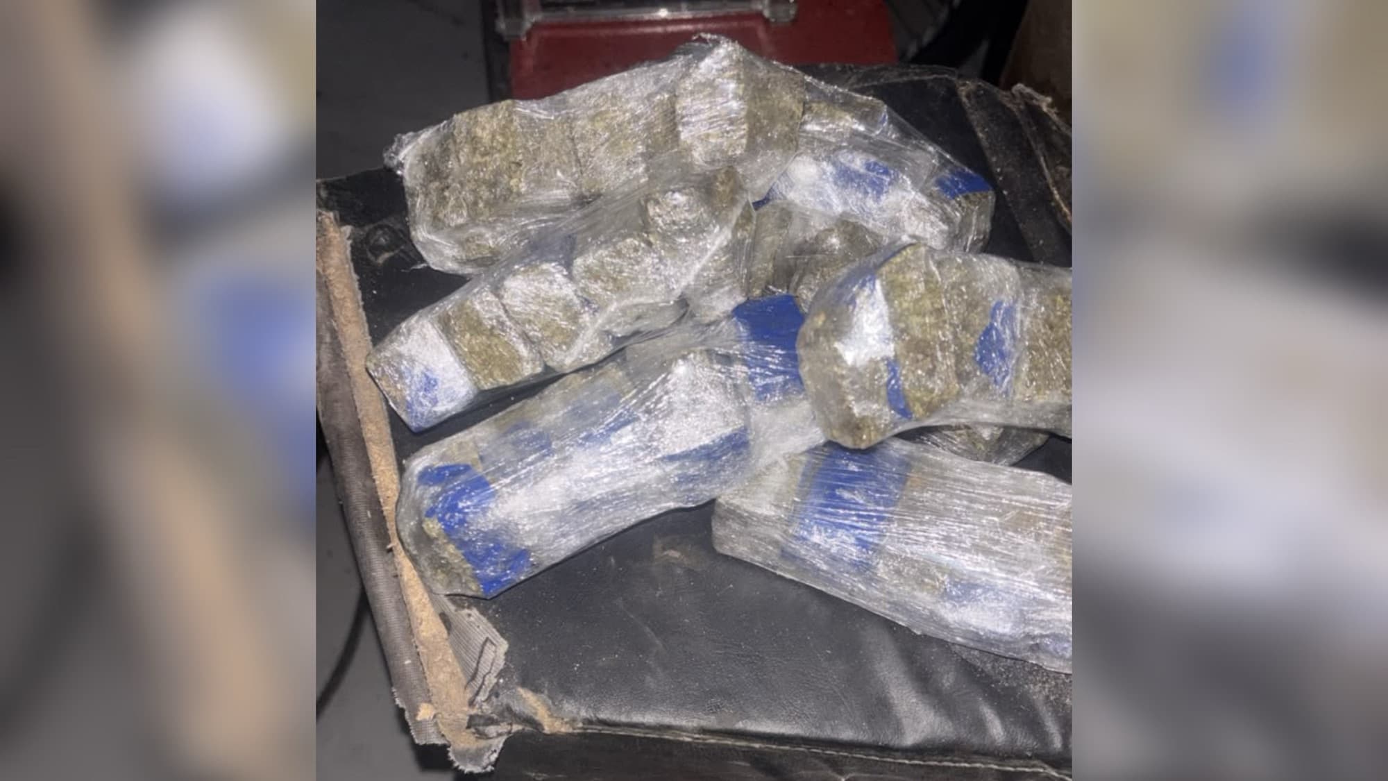 Dois homens são presos com 36 porções de maconha em Laguna