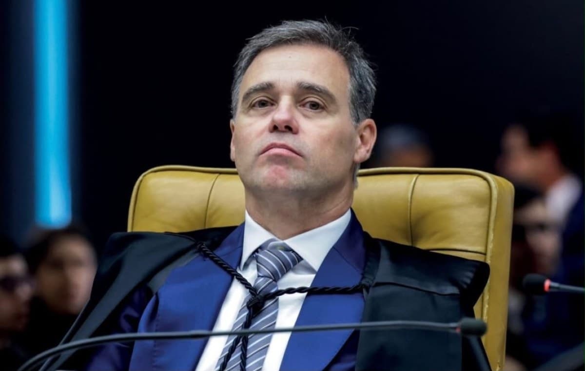 Abaixo-assinado em apoio a André Mendonça registra 188 assinaturas por minuto após polêmica com Moraes