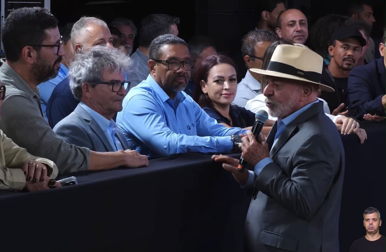 Lula promete “canetinha” de graça no SUS a 17 dias da eleição, mas avisa que antes o povo tem que “largar o bacon”
