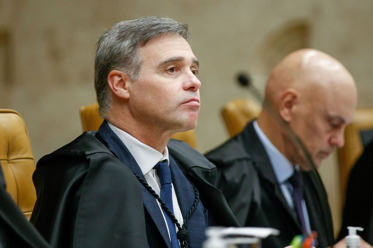 URGENTE: Fachin tira caso de André Mendonça da pauta do STF e adia julgamento do dia 23