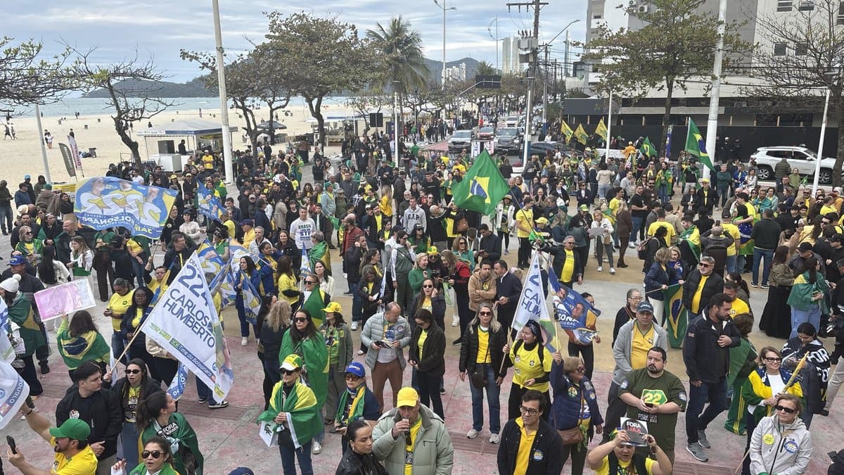 Três mil pessoas ocupam Balneário Camboriú em manifestação contra STF no 7 de Setembro