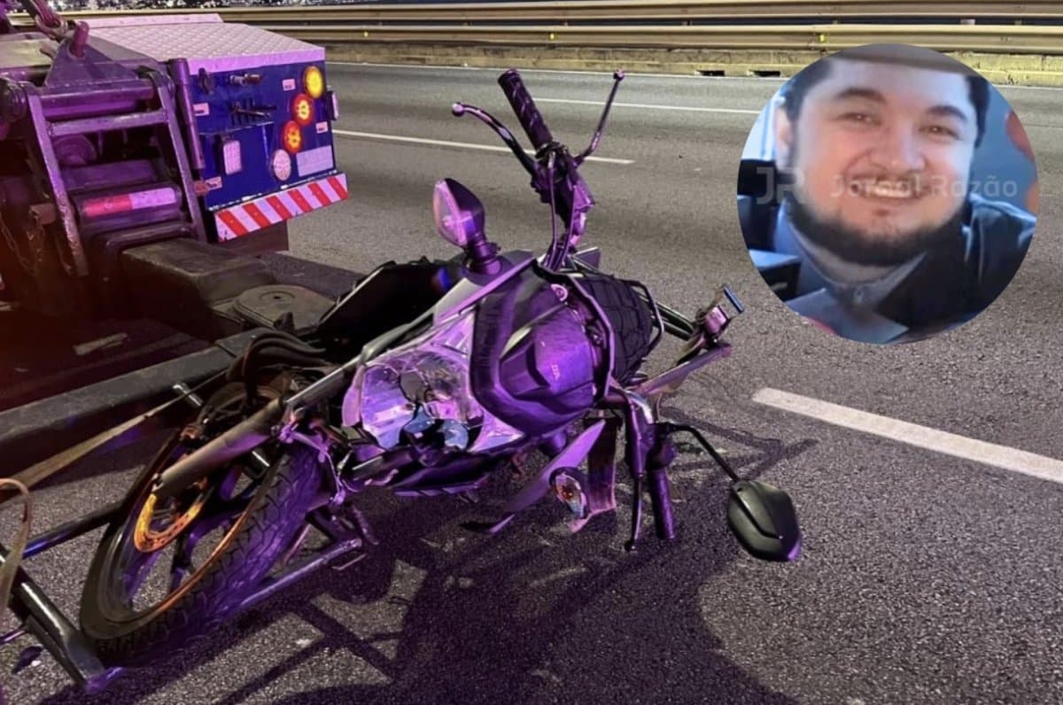 Moto do motoboy Jeferson Daniel Pappen após acidente na ponte Pedro Ivo Campos, em Florianópolis