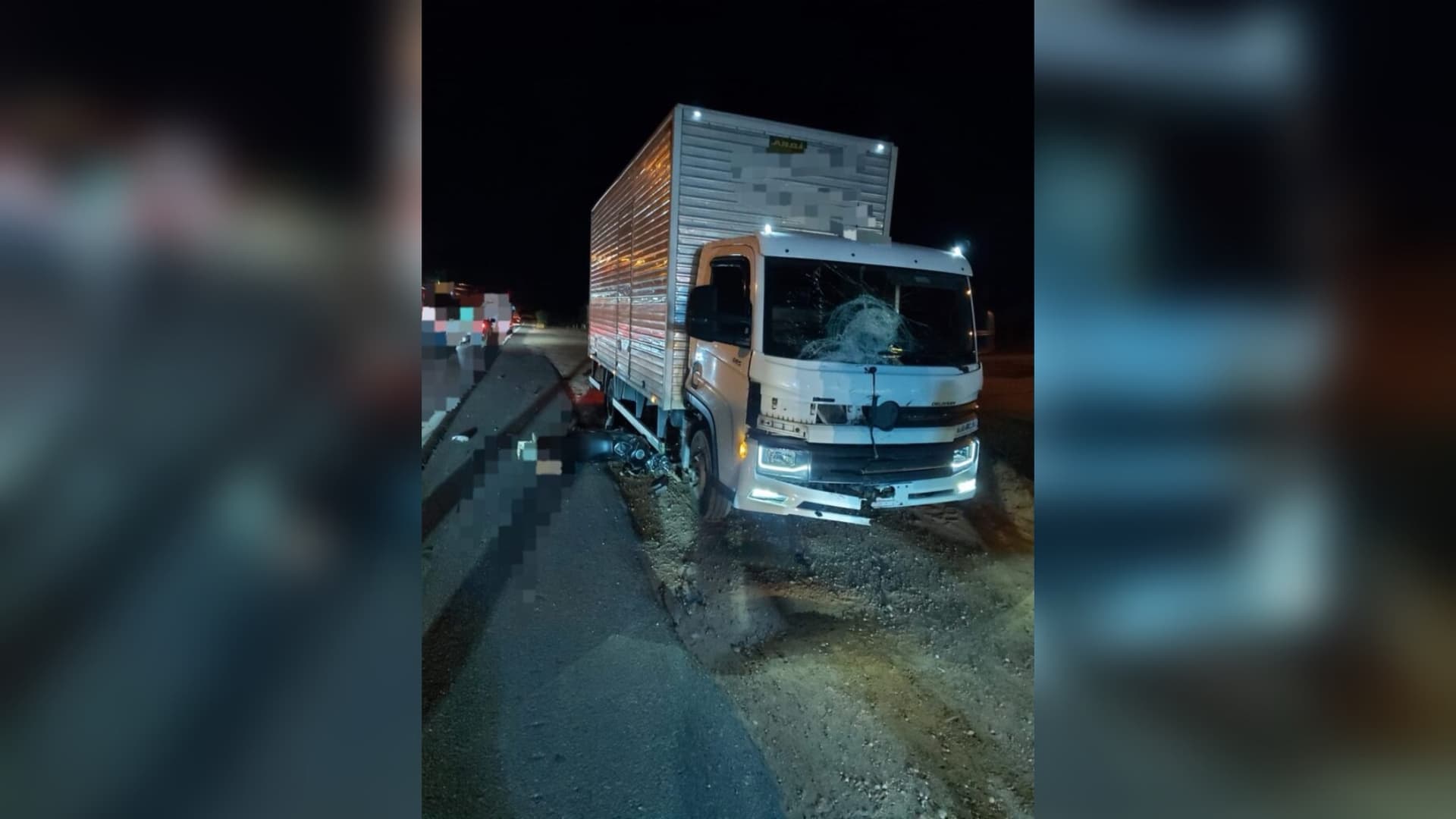 Motociclista de 22 anos morre depois de acidente com caminhão na BR-470