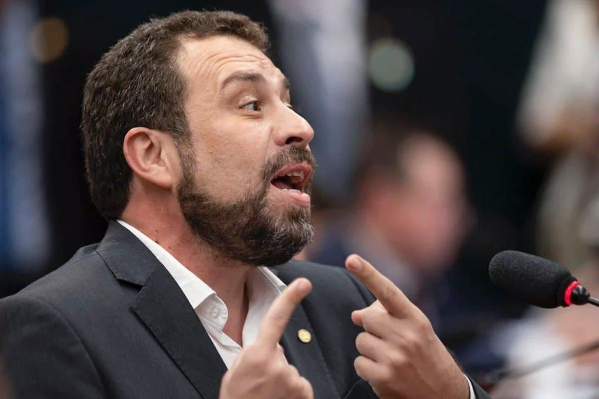 Boulos espalha fake news contra Flávio Bolsonaro e pode enfrentar o TSE