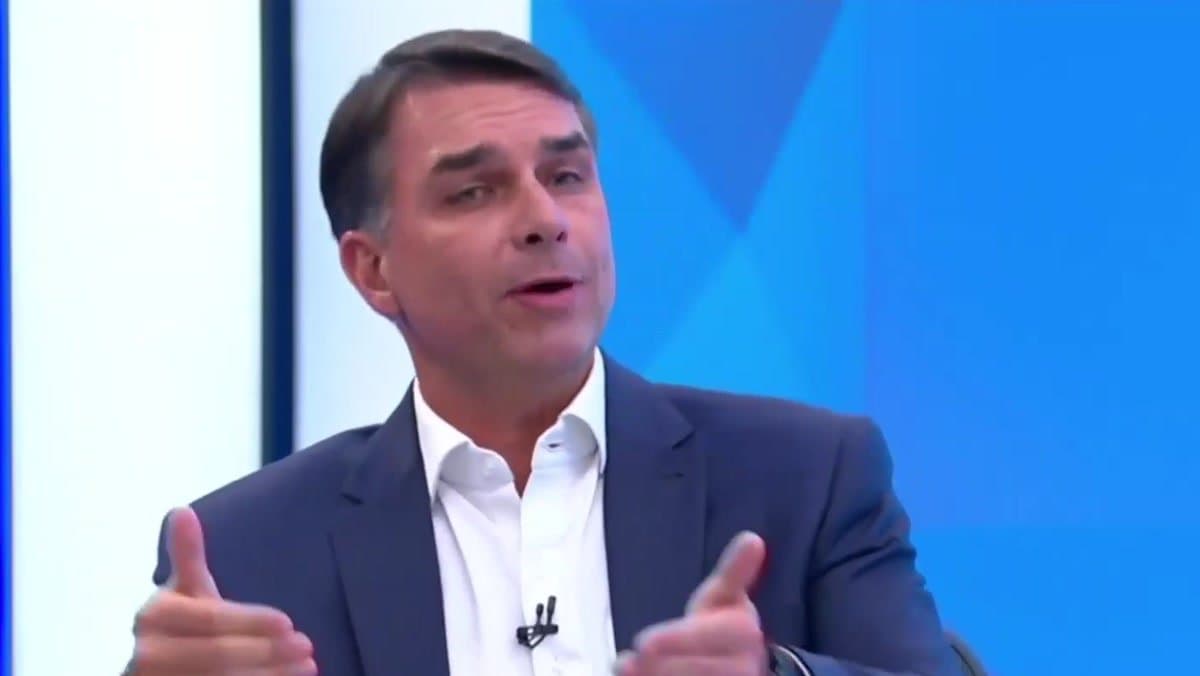 Moraes “virou o articulador político do Lula”, diz Flávio ao defender investigar ministros do STF