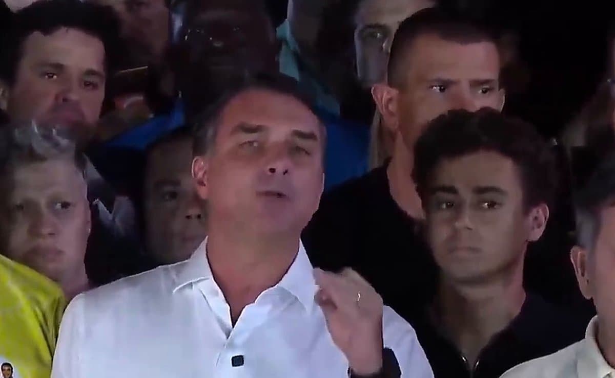 URGENTE: Flávio Bolsonaro diz que é impossível reconhecer o resultado e vai pedir a anulação da eleição