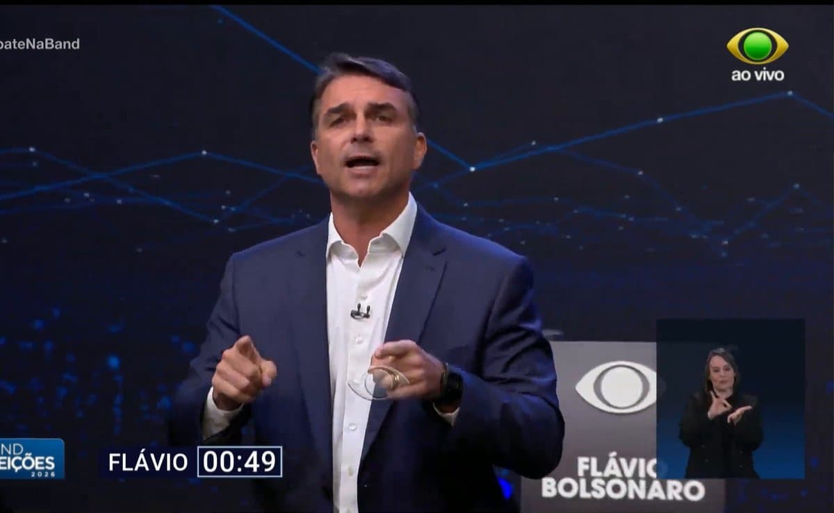 ‘Quem vai andar com medo são os marginais’, diz Flávio Bolsonaro ao cobrar Lula por cadastro de pedófilos
