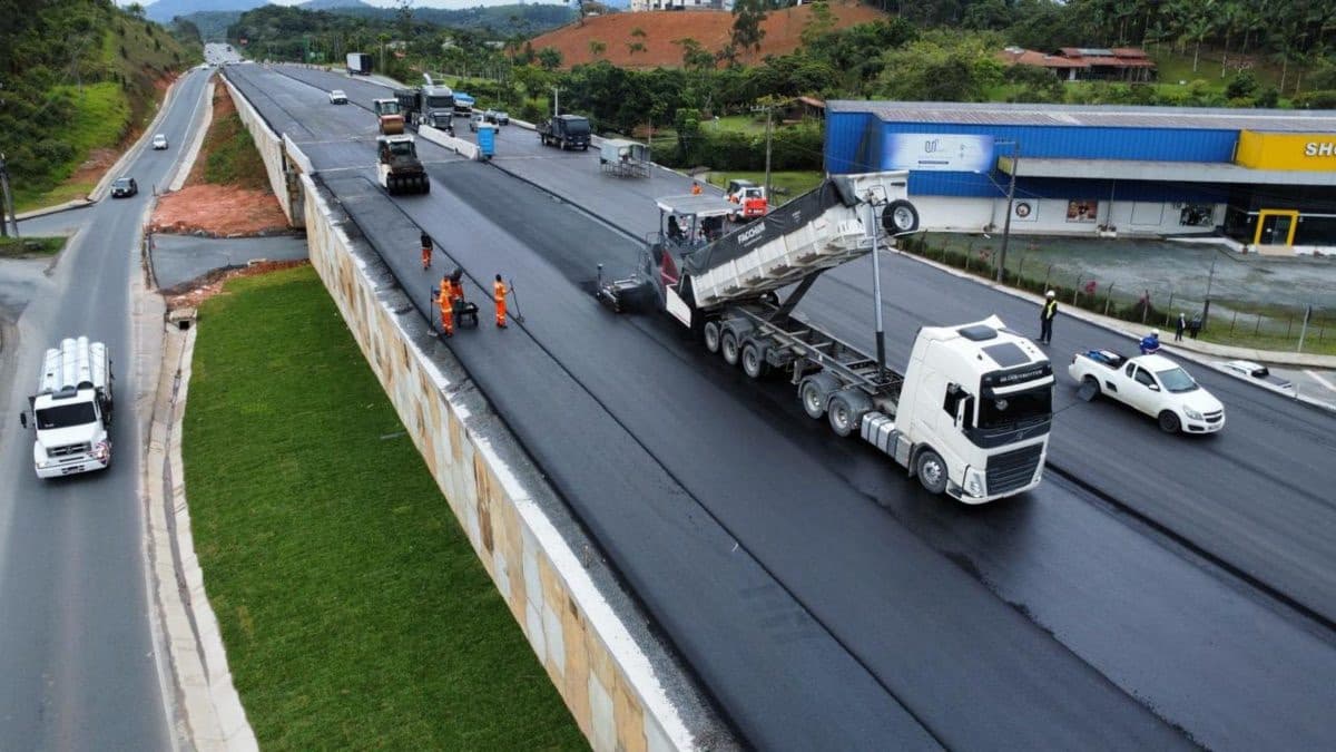Obras interditam acesso ao bairro Corticeira pela BR-280 em Guaramirim